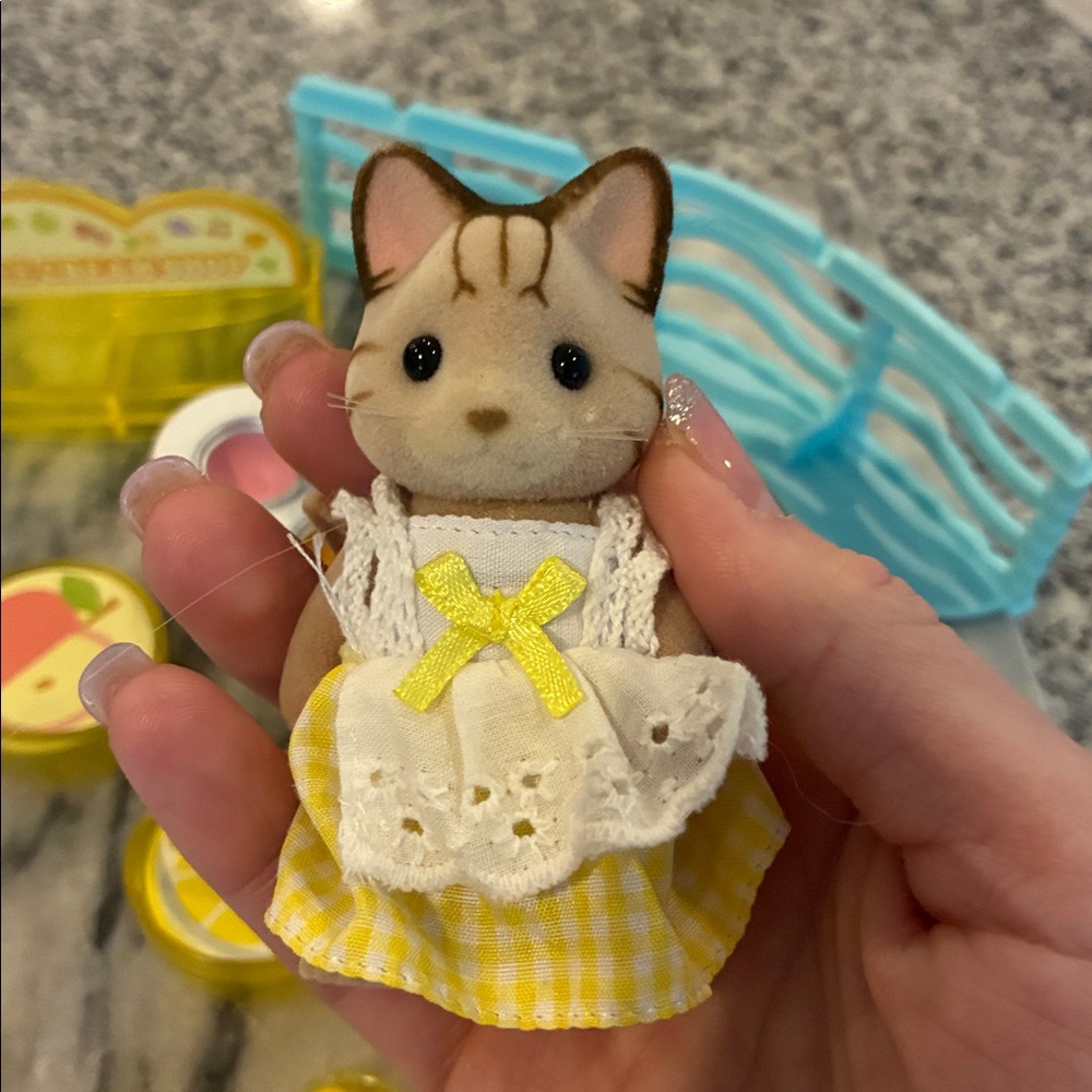 Calico Critters Sylvanian Families Seaside Ice Cream Shop *Missing Pieces* - Picture 7 of 11